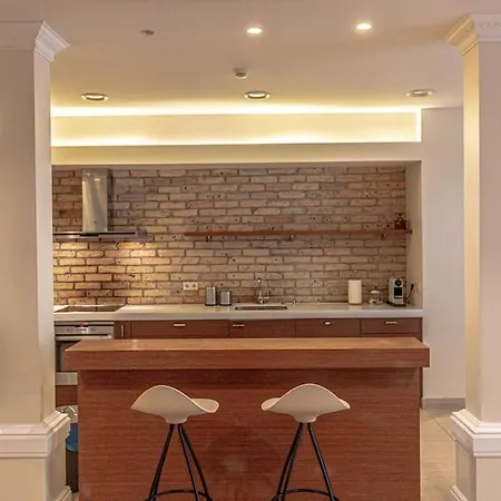 Luxury & Location Апартаменты