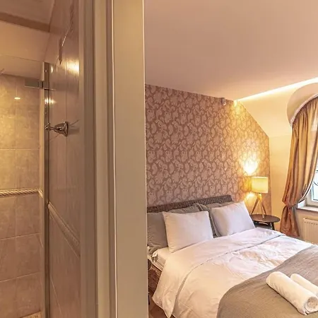 Luxury & Location