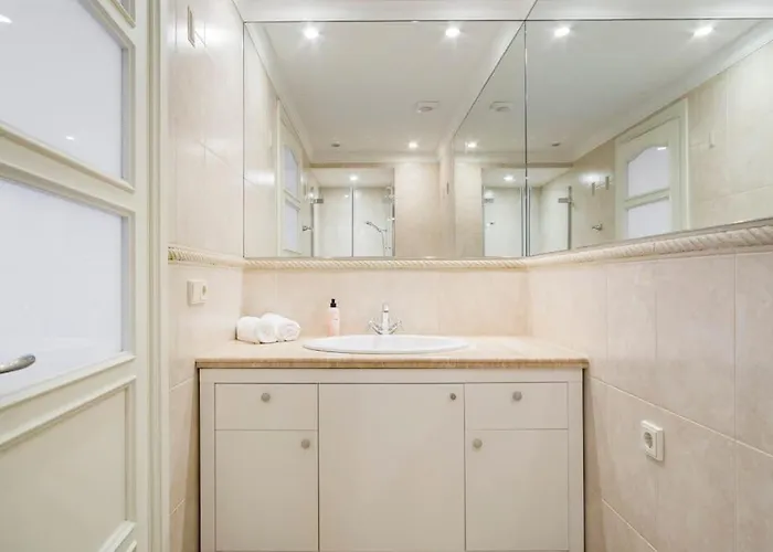 Luxury & Location Апартаменти