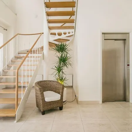 Luxury & Location * Vilna