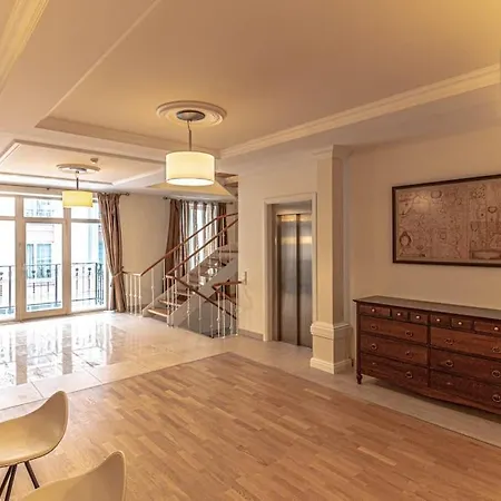 Luxury & Location